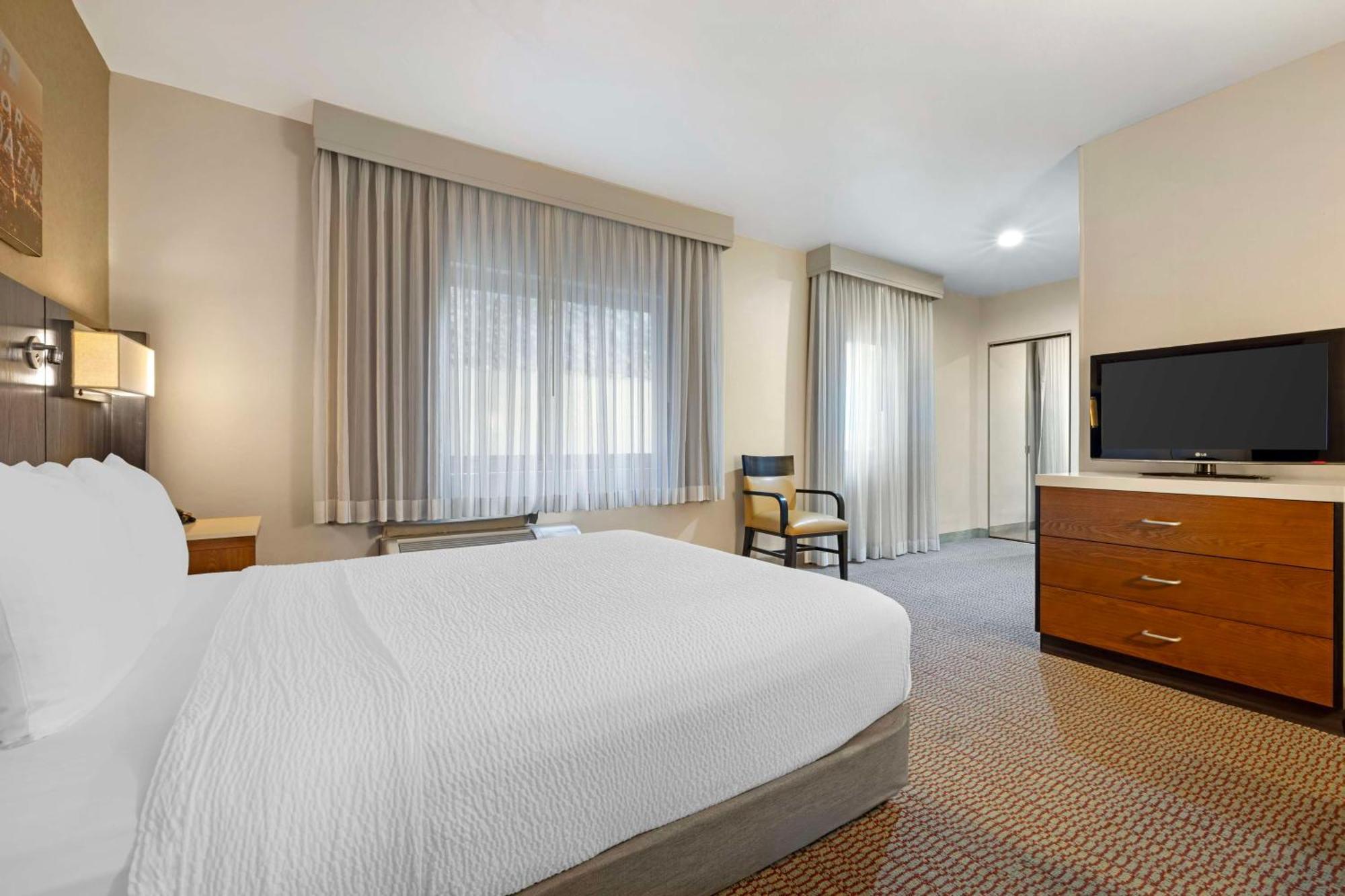 Western Royal Palace & 3*